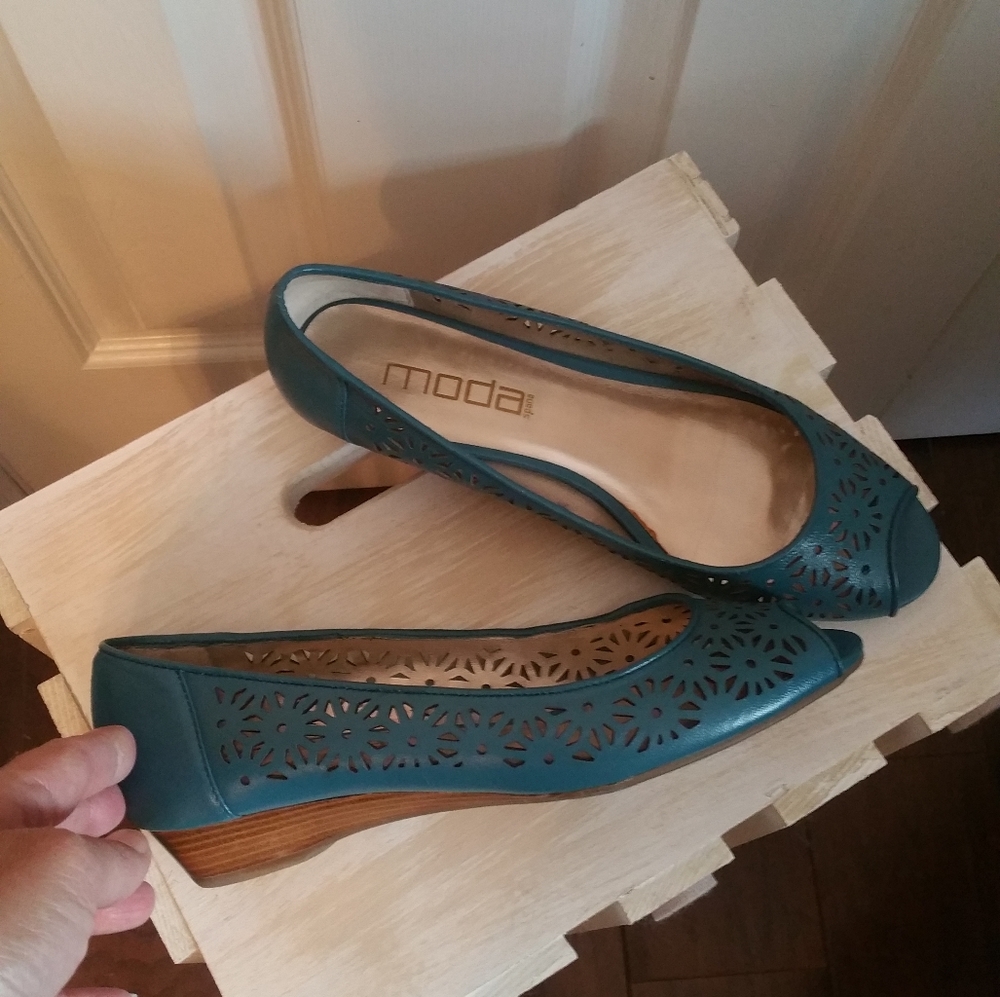 Women's Moda open toe shoes, Size 7.5, Blue-Green